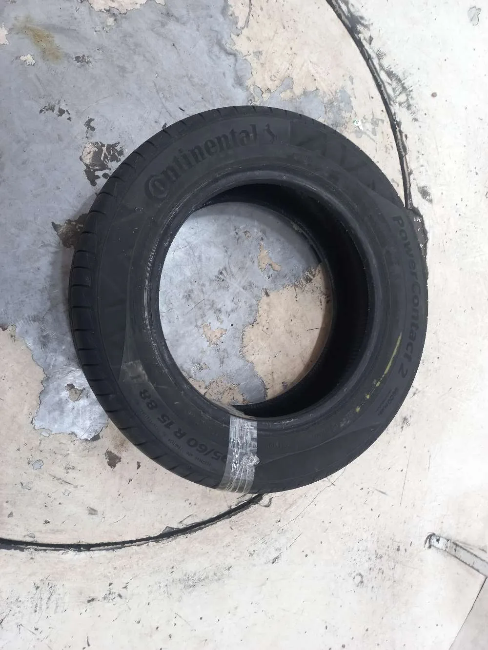 PNEU CONTINENTAL 195/60R15 88 RADIAL