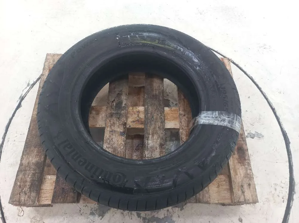 PNEU CONTINENTAL 195/65R15 82 RADIAL