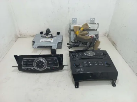 KIT MULTIMIDIA/ RADIO NISSAN INFINIT 3.5 2010