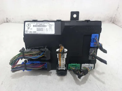 CAIXA DE FUSIVEIS FORD FIESTA 1.5 2014
