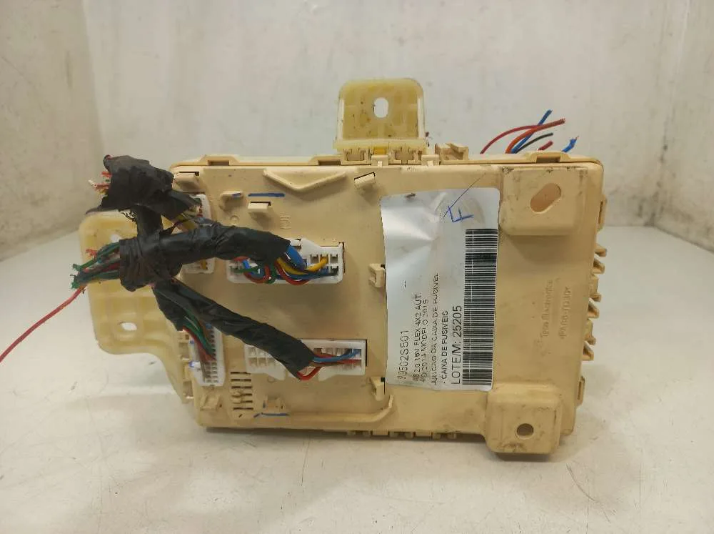 CAIXA DE FUSIVEIS HYUNDAI IX35 2.0 2015