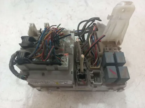 CAIXA DE FUSIVEIS TOYOTA COROLLA 1.6 2004