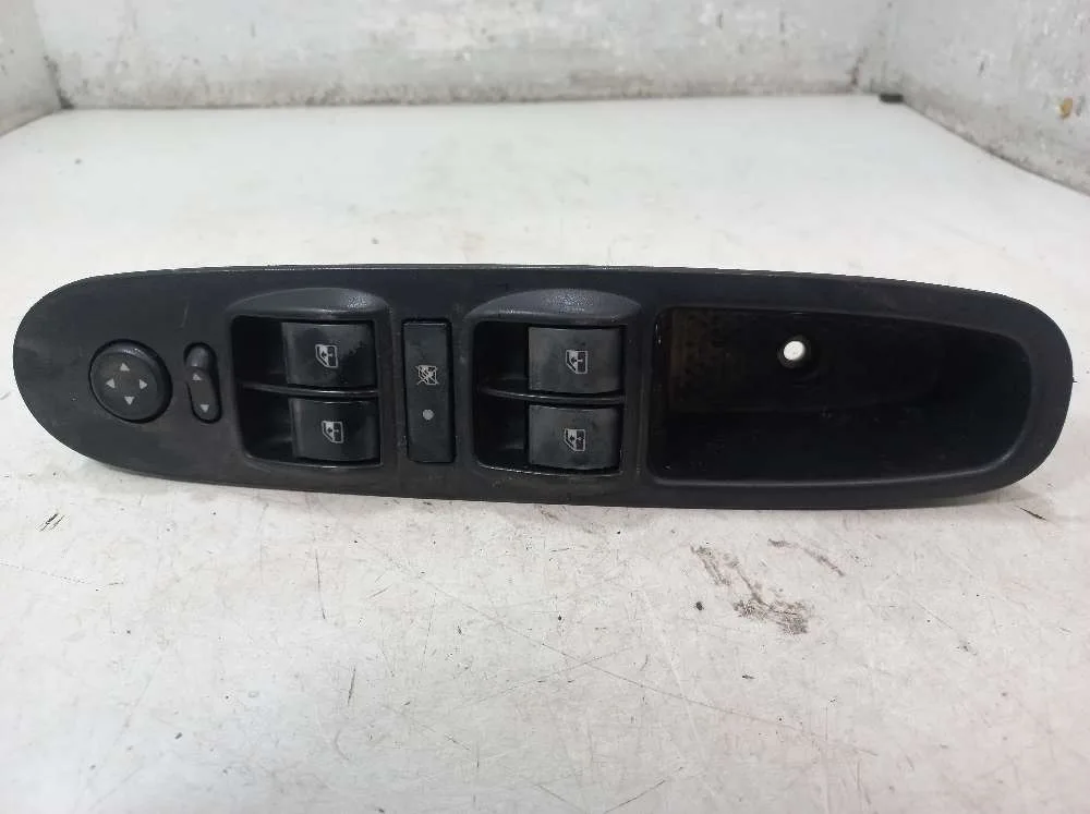 INTERRUPTOR VIDRO DIANT. ESQ FIAT PUNTO 1.6 2014