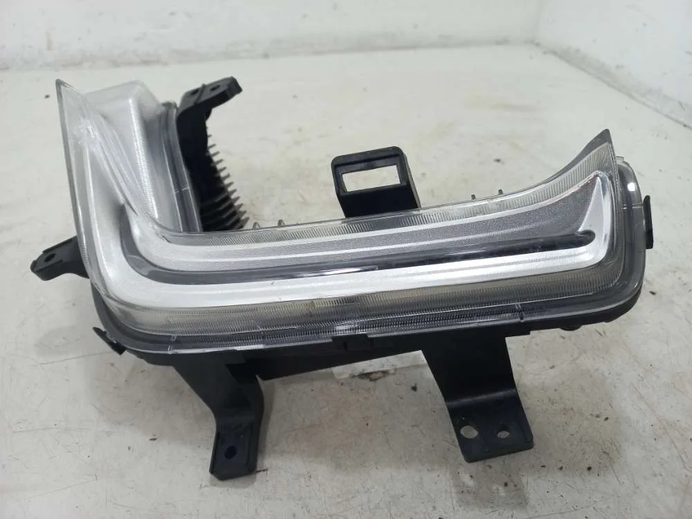 FAROL AUXILIAR DIREITO Chevrolet TRACKER 1.2 2023