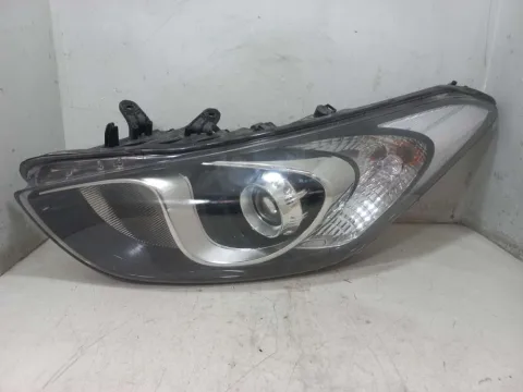 FAROL ESQUERDO HYUNDAI I30 1.6 2013