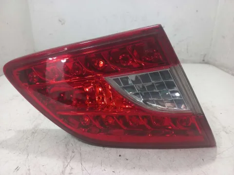 LANTERNA DA TAMPA ESQUERDA NISSAN SENTRA 2.0 2015