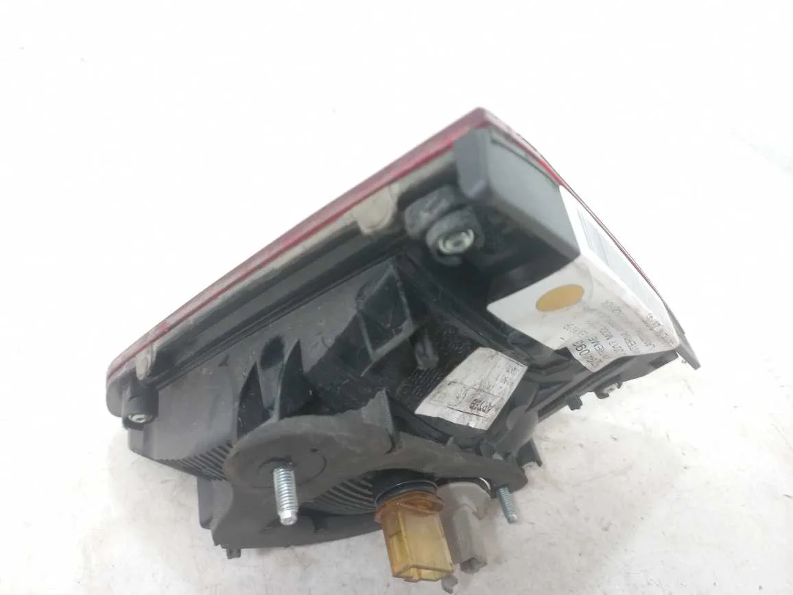 LANTERNA DA TAMPA ESQUERDA Volkswagen FOX 1.6 2018