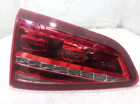 LANTERNA DA TAMPA ESQUERDA VOLKSWAGEN GOLF 2.0 2017