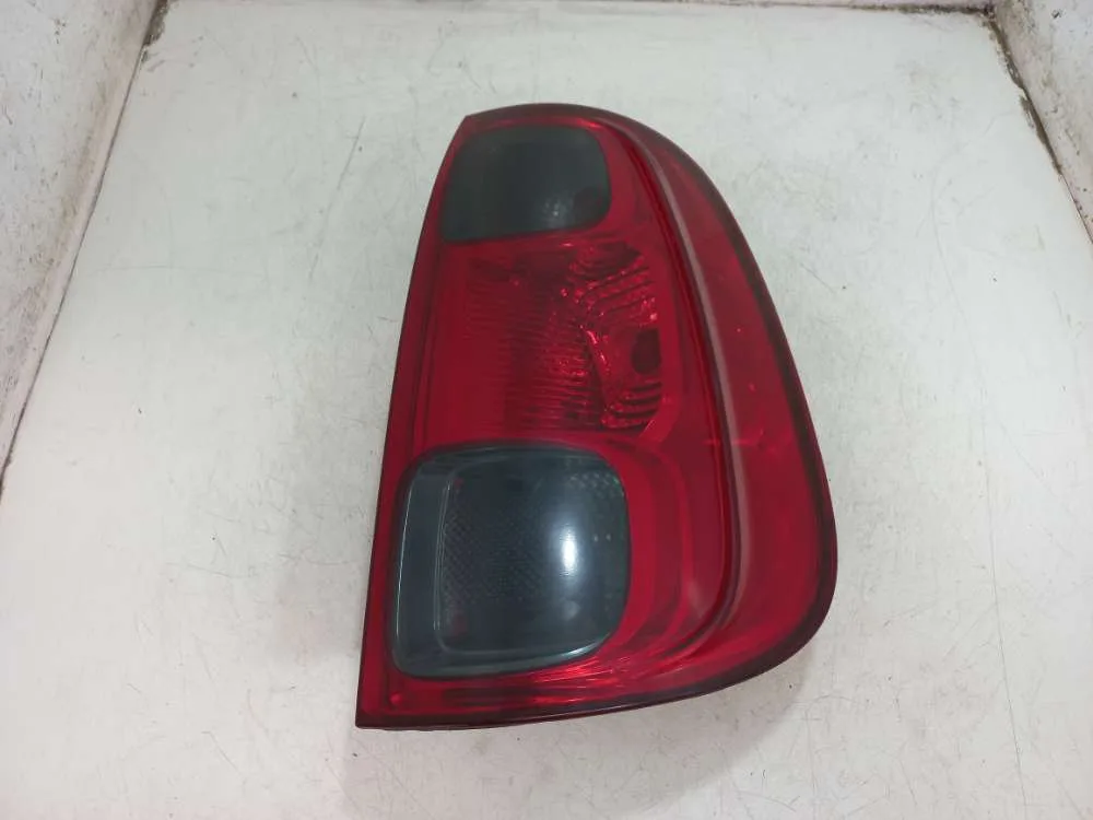 LANTERNA DIREITA FIAT UNO 1.0 2012