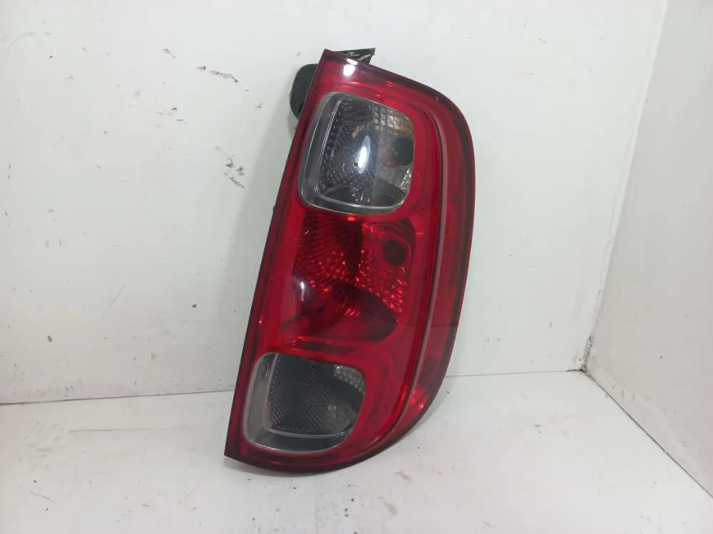 LANTERNA DIREITA FIAT UNO 1.0 2016