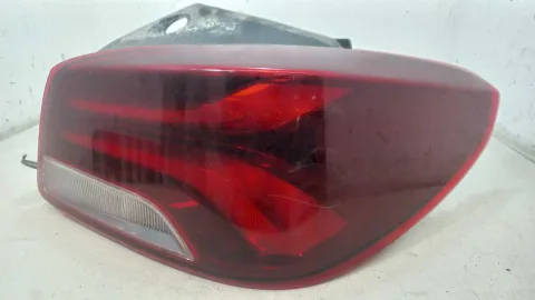 LANTERNA DIREITA ONIX HATCH LTZ 2024