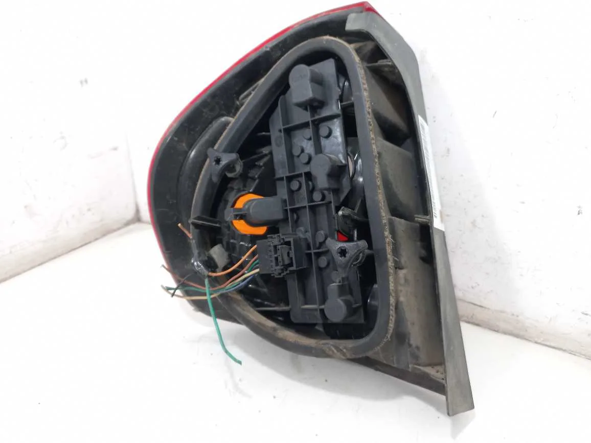 LANTERNA DIREITA RENAULT CLIO 1.0 2003