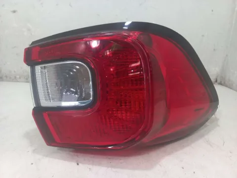 LANTERNA ESQUERDA FIAT ARGO DRIVE 1.0 2020