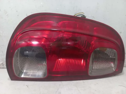LANTERNA ESQUERDA Fiat UNO 1.4 2014