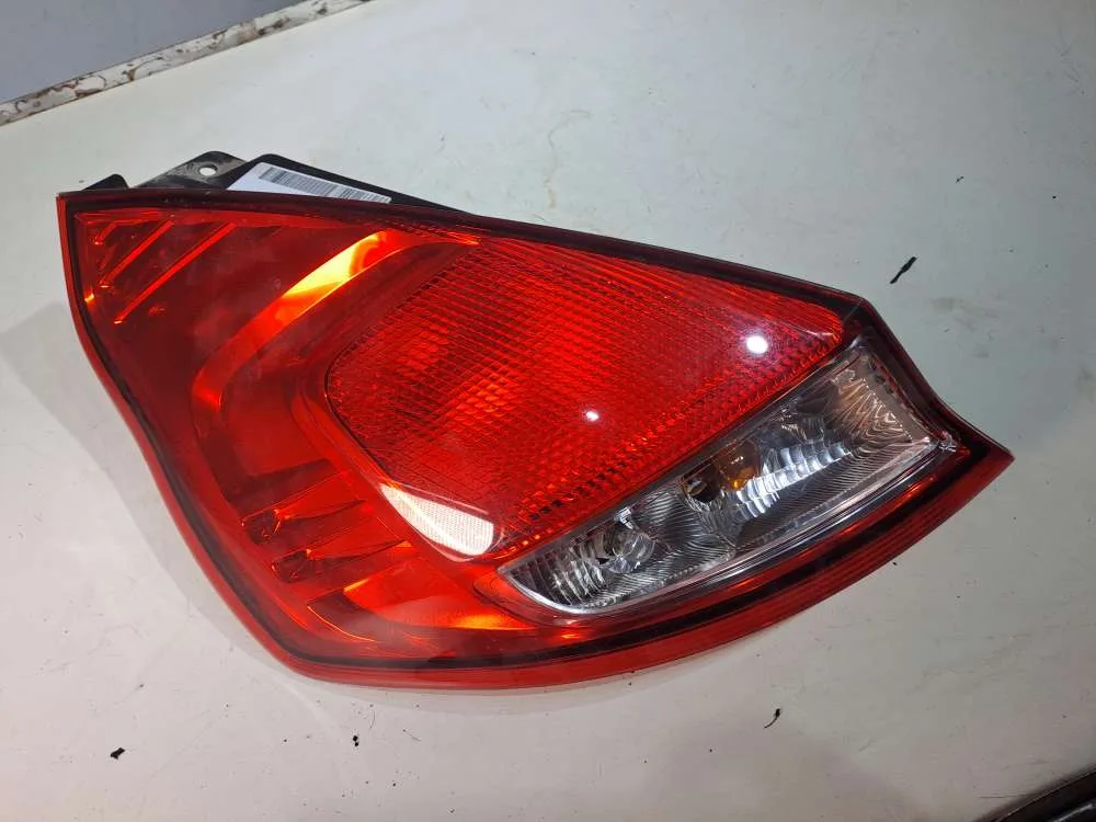 LANTERNA ESQUERDA FORD FIESTA 1.6 2015