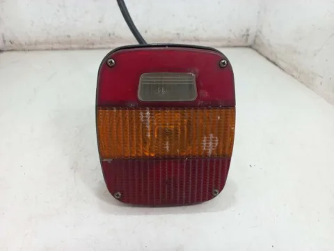 LANTERNA ESQUERDA JEEP WRANGLER 4.0 1998