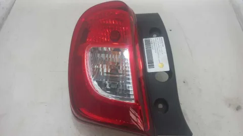 LANTERNA ESQUERDA NISSAN MARCH 1.0 2017