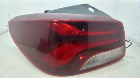 LANTERNA ESQUERDA ONIX HATCH LTZ 2024