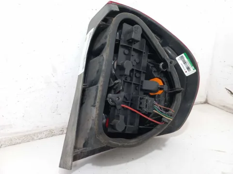 LANTERNA ESQUERDA RENAULT CLIO 1.0 2003