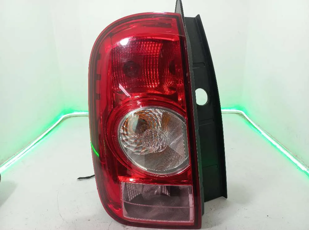 LANTERNA ESQUERDA RENAULT DUSTER 2.0 2015