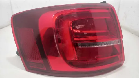 LANTERNA ESQUERDA VOLKSWAGEN JETTA 2.0 2015