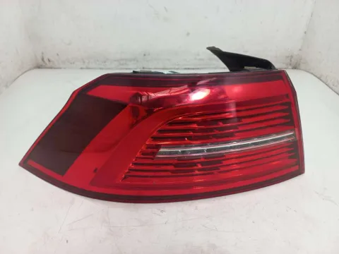 LANTERNA ESQUERDA VOLKSWAGEN PASSAT 2.0 2018