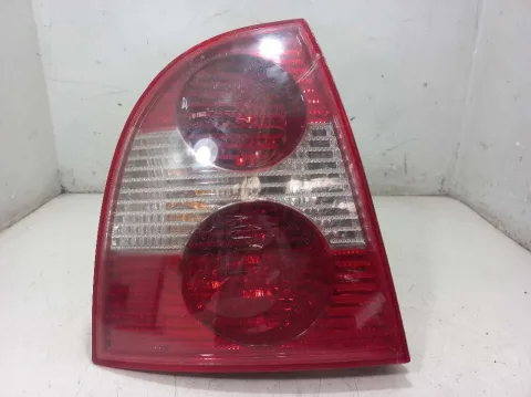 LANTERNA ESQUERDA VOLKSWAGEN PASSAT 2.8 2004