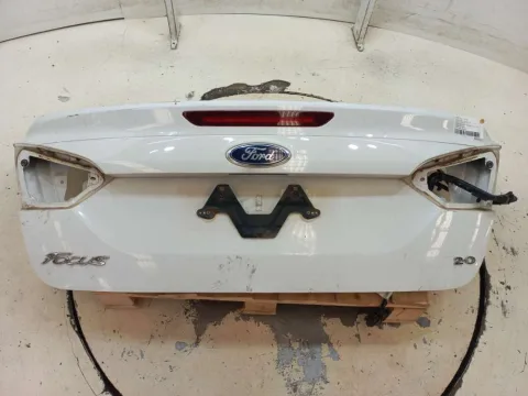 TAMPA TRASEIRA FORD FOCUS 2.0 2015